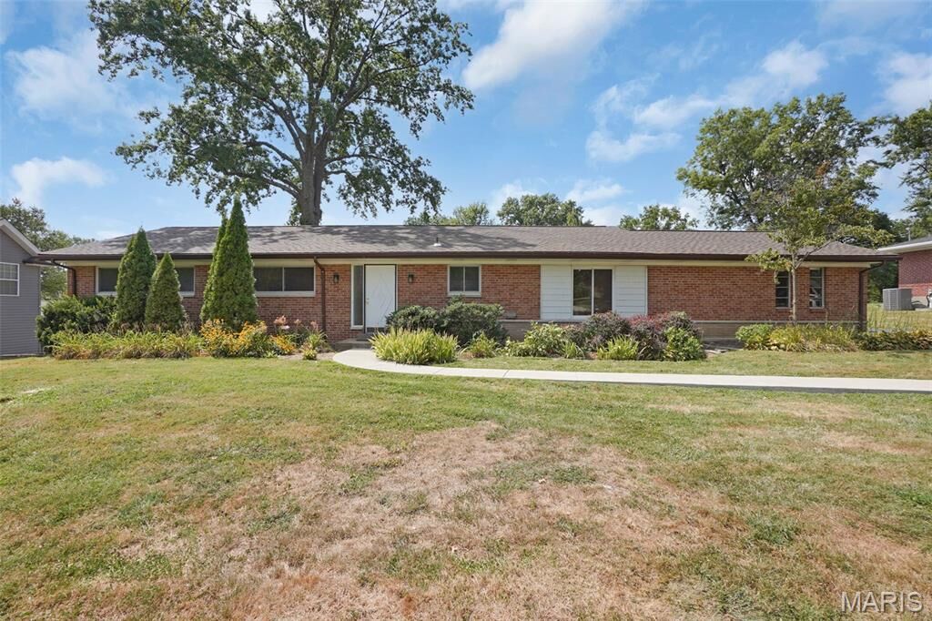 Property Photo:  40 Country Fair Lane  MO 63141 