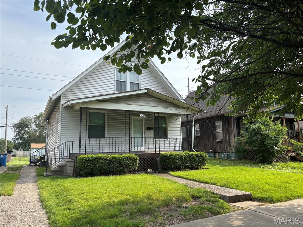 Property Photo:  2532 E 27th Street  IL 62040 