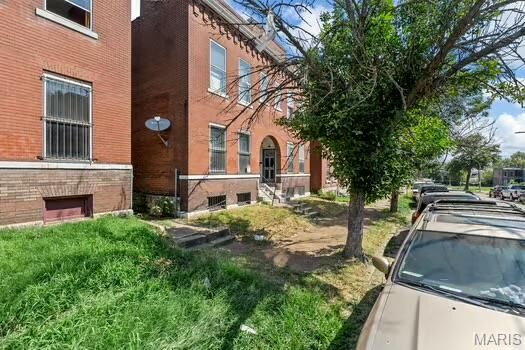 Property Photo: 1409-1411 Newhouse Avenue 1411 MO 63107