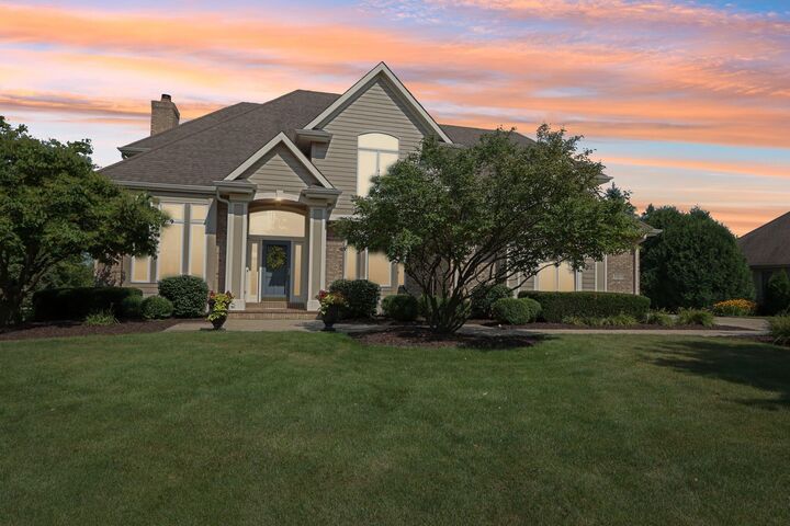 8424 S River Terrace Dr  Franklin WI 53132 photo