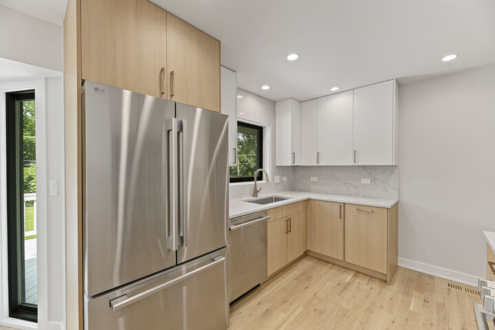 Property Photo: 931 Holmes Avenue IL 60015