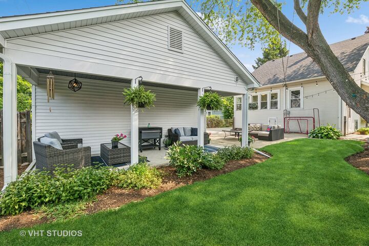 Property Photo: 406 S Evergreen Avenue IL 60005