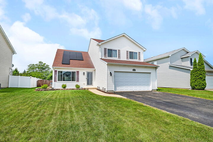 Property Photo:  2109 Gray Hawk Drive  IL 60586 