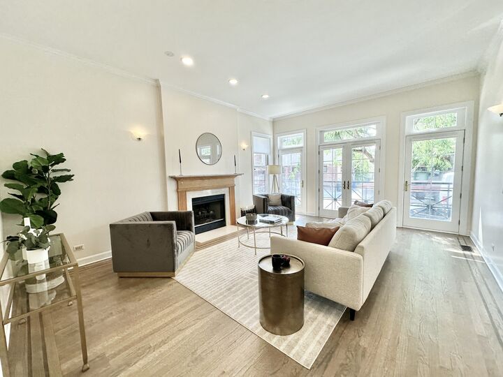 Property Photo:  1617 N Hermitage Avenue 1S  IL 60622 