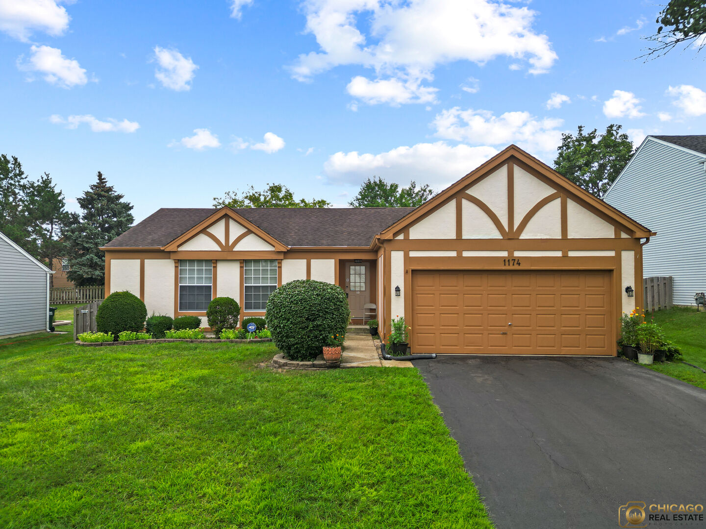 Property Photo:  1174 Hyannis Circle  IL 60188 