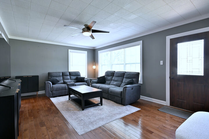 Property Photo: 227 Parkview Drive IL 60164