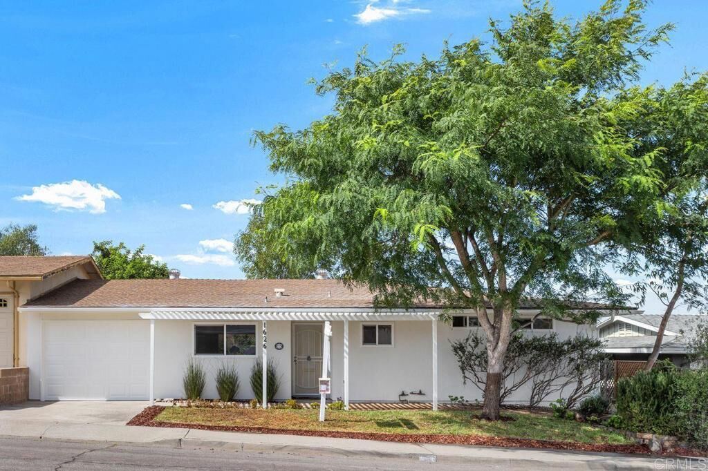 Property Photo:  1626 La Tierra Lane  CA 92078 