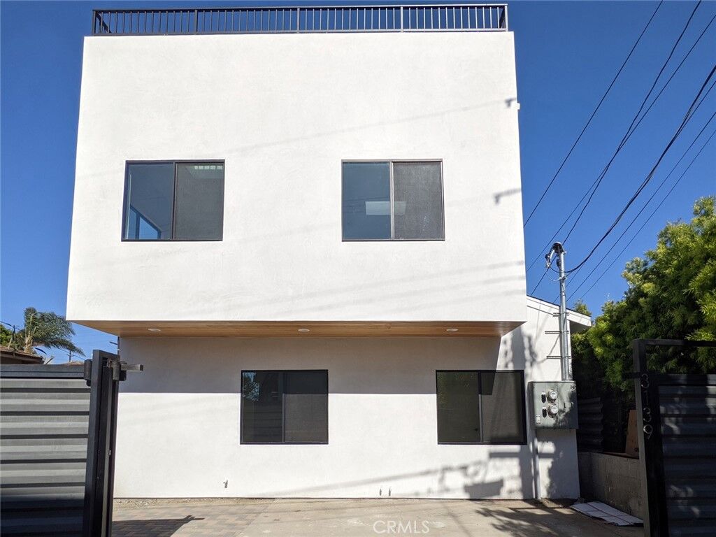 Property Photo: 3139 Carter Avenue CA 90292