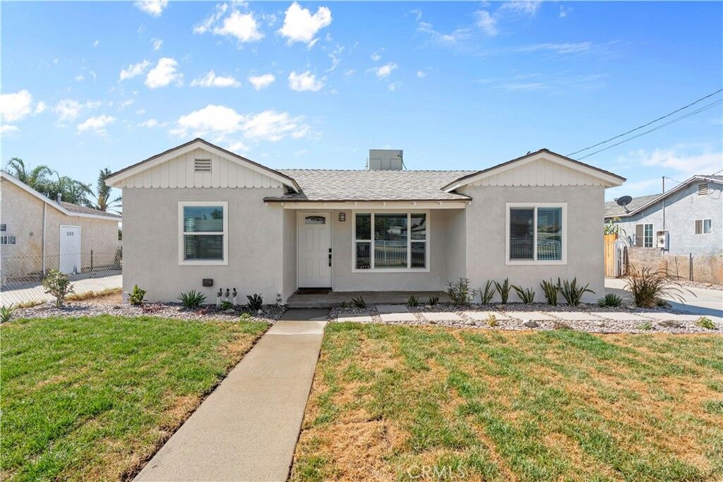 Property Photo:  14773 Iris Drive  CA 92335 