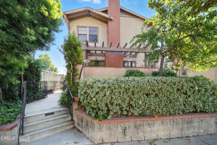 Property Photo:  832 Magnolia Avenue 2  CA 91106 