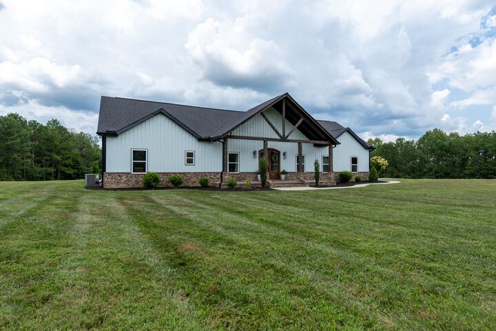 Property Photo:  1405 Turnpike Rd  TN 38483 