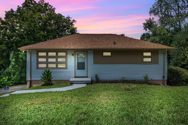 Property Photo: 2209 Maplecrest Dr TN 37214