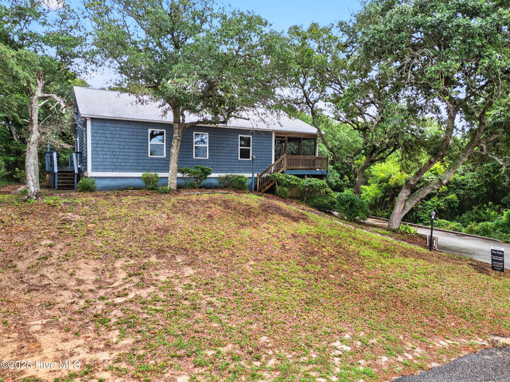 Property Photo:  108 SE 37th Street  NC 28465 