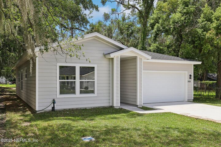Property Photo: 2426 Gerard Avenue FL 32207