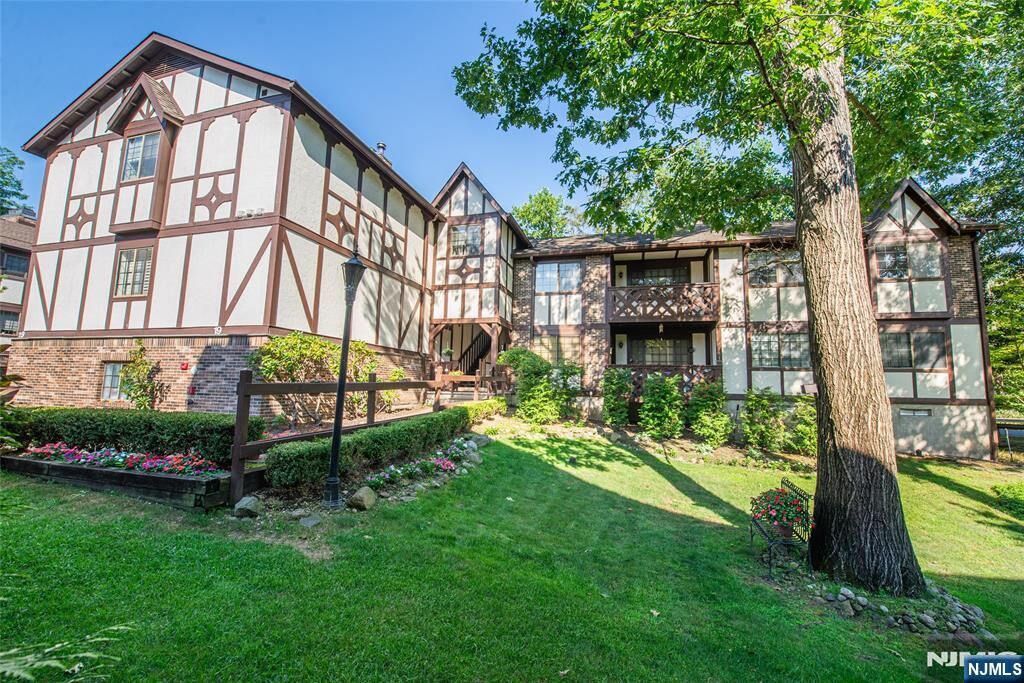 Property Photo: 1906 Faulkner Court NJ 07430