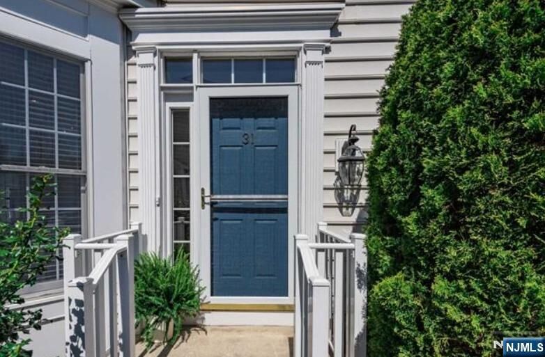 Property Photo:  31 Mulberry Court  NJ 07652 