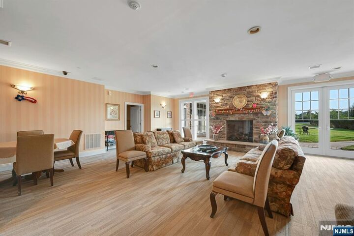 Property Photo:  5 Tenakill Park 316  NJ 07626 