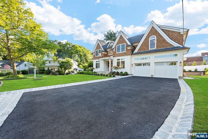 Property Photo:  229 Bogert Place  NJ 07652 
