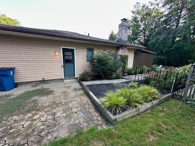 Property Photo:  5785 Royal Drive  OH 44094 
