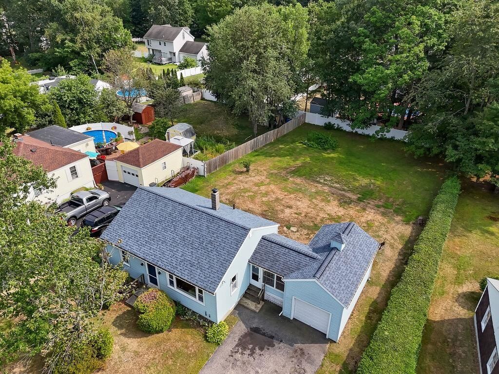 Property Photo:  80 Glenwood Avenue  NH 03820 