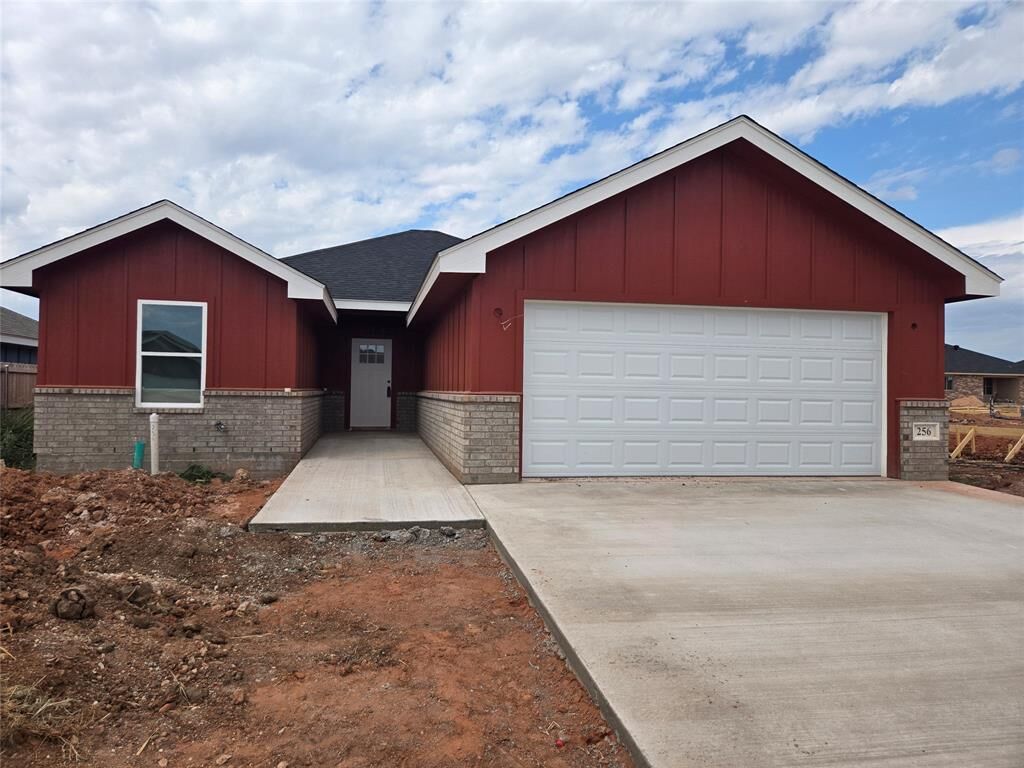 Property Photo:  256 Waterloo Drive  TX 79602 