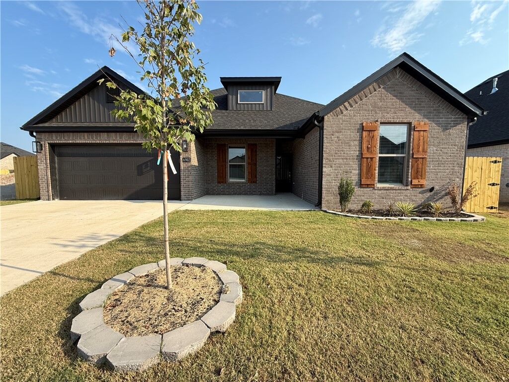 Property Photo: 6902 SW Basswood Avenue AR 72713