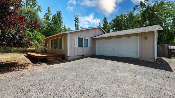 20 Laurel Drive  Shady Cove OR 97539 photo