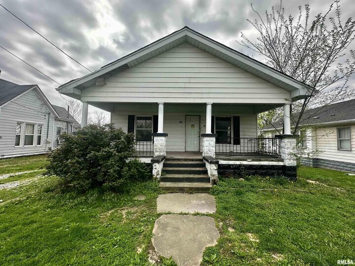 111 E Walker Street  Galatia IL 62935 photo