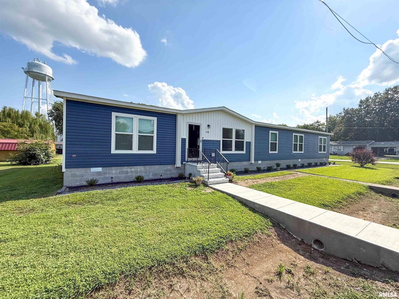 Property Photo: 119 S 6th Street Southwest IL 62824