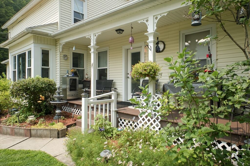 Property Photo: 11 Crescent St MA 01349