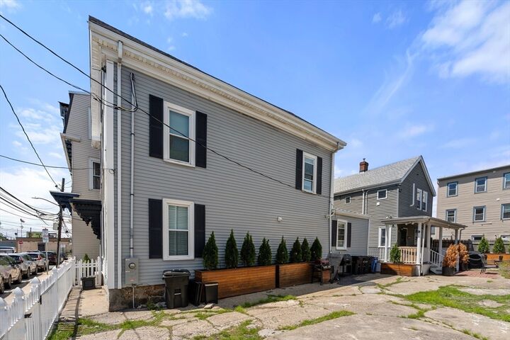 Property Photo:  9R-11 Dexter St  MA 02127 