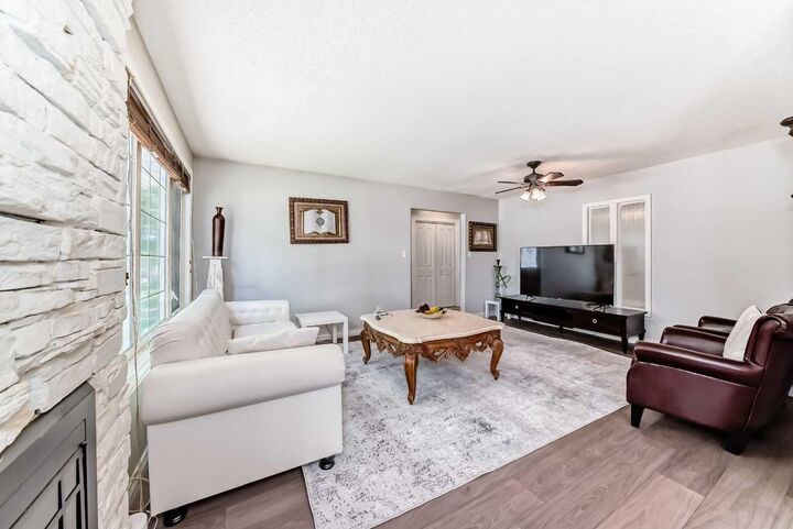 Property Photo:  128 Whiteside Crescent NE  AB T1Y 2A7 