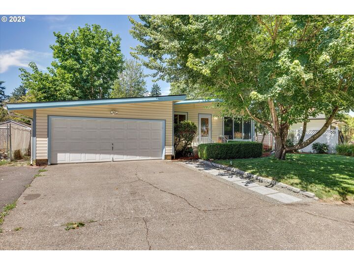 Property Photo: 5319 SE 129th Ave OR 97236