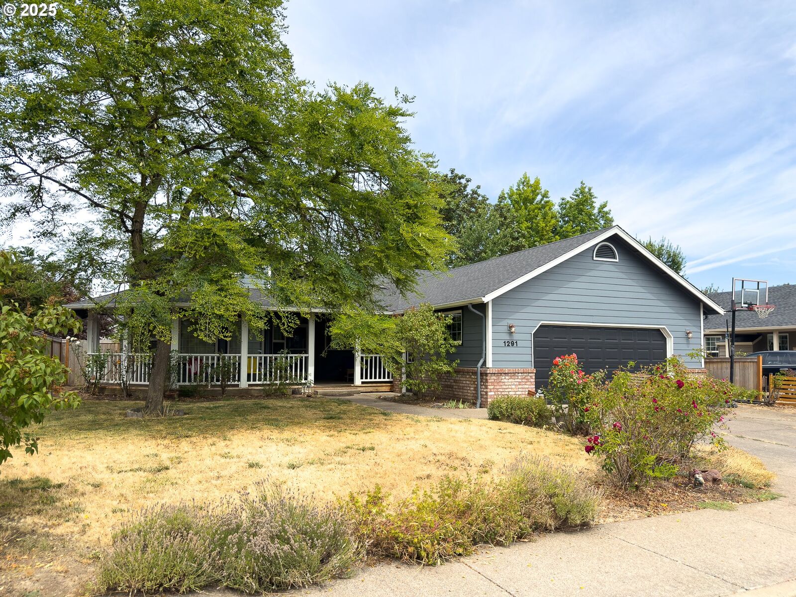 Property Photo:  1291 Montecello Dr  OR 97404 