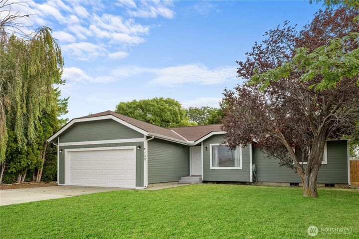 Property Photo: 708 N Spokane Street WA 98934