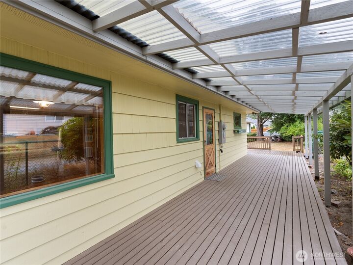 Property Photo: 1409 B Avenue WA 98221