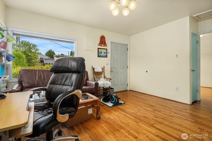 Property Photo:  3039 S Dakota Street  WA 98108 