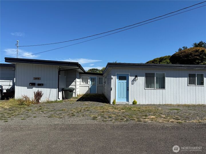Property Photo:  1416  Washington Avenue S  WA 98631 