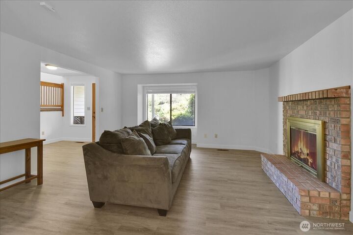 Property Photo:  4926  Dover Street  WA 98203 