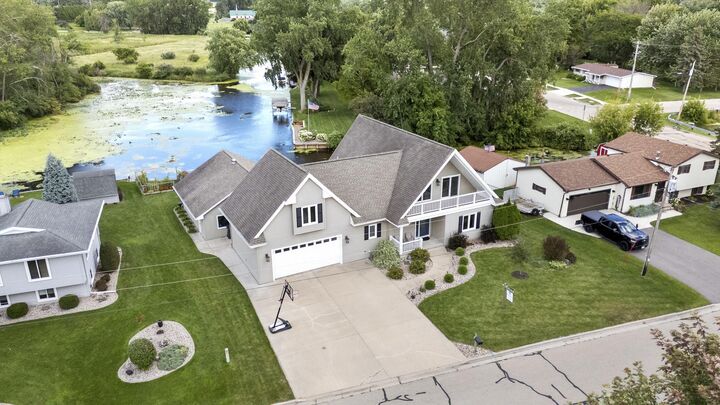 135 Twin Harbor Drive  Winneconne WI 54986 photo