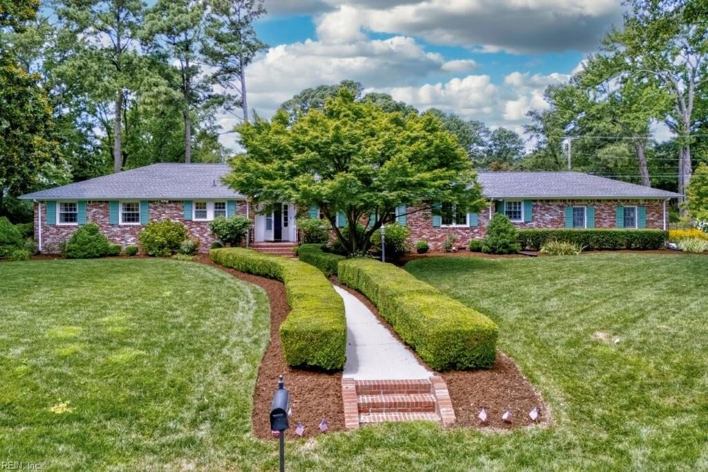 Property Photo:  1611 Whitethorne Rd  VA 23455 