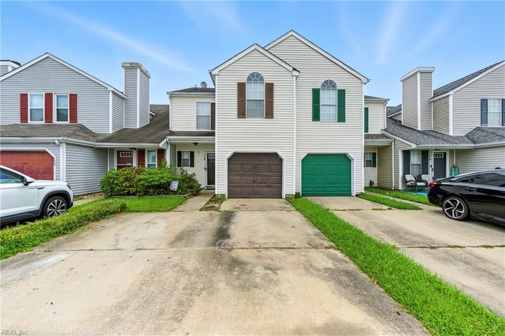 Property Photo:  150 E Wexford Dr  VA 23434 