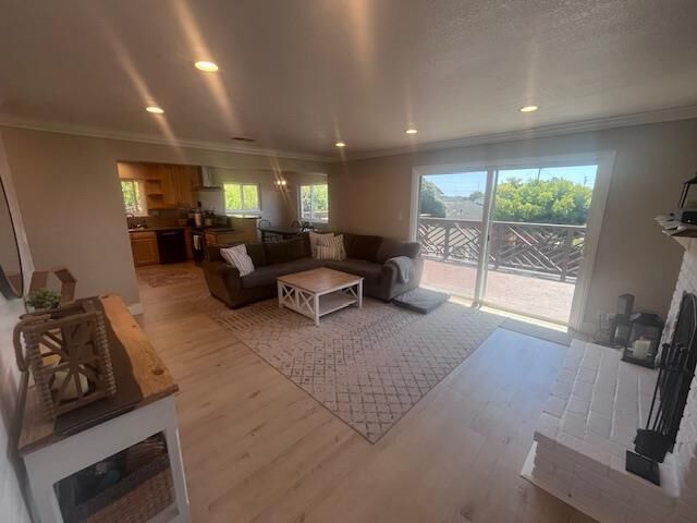 Property Photo:  908 Bancroft Ave  CA 94019 