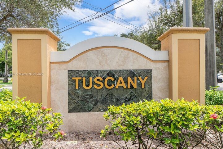 Property Photo:  7925 Tuscany Dr  FL 33321 