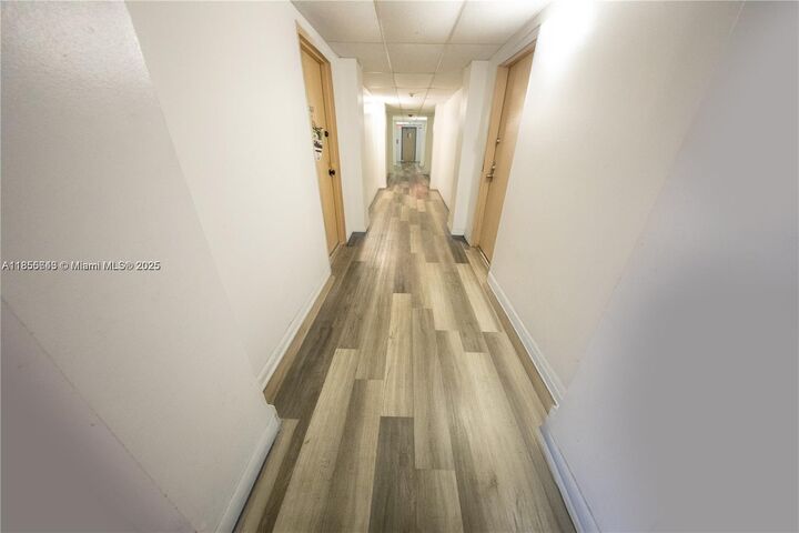 Property Photo: 4166 Inverrary Dr 104 FL 33319