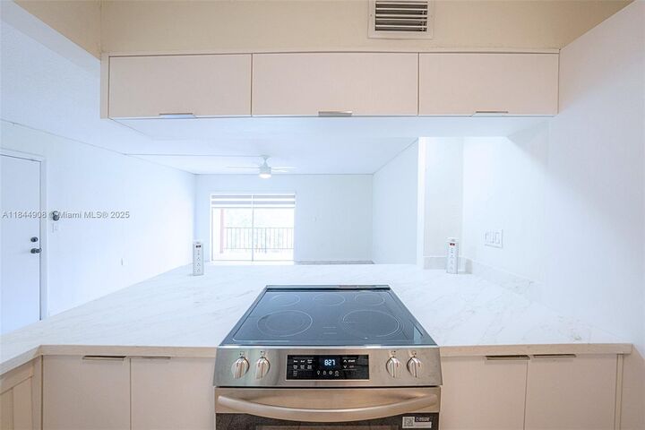 Property Photo:  7208 Fairway Dr I6  FL 33014 