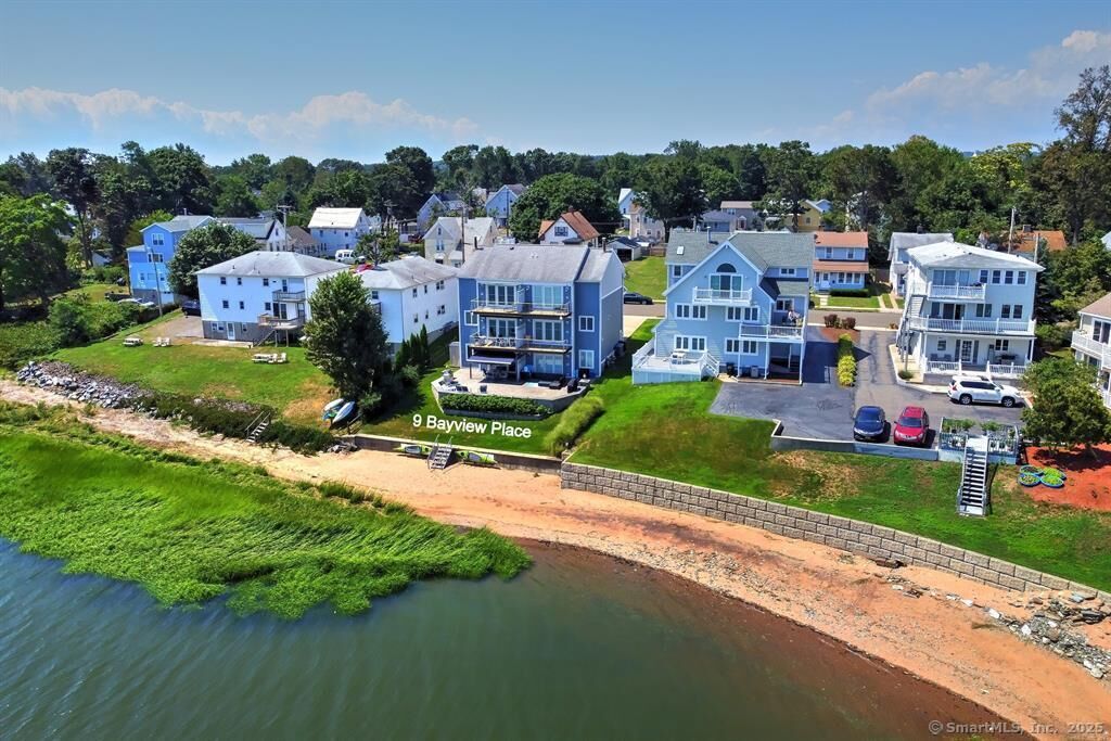 Property Photo: 9 Bayview Place CT 06516