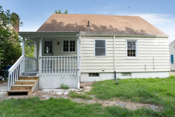 Property Photo:  389 Hillside Avenue  CT 06106 