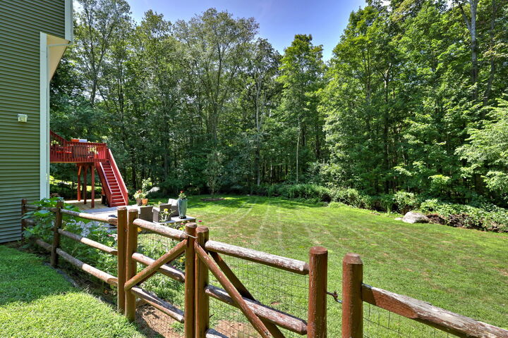 Property Photo:  325 Turkey Roost Road  CT 06468 
