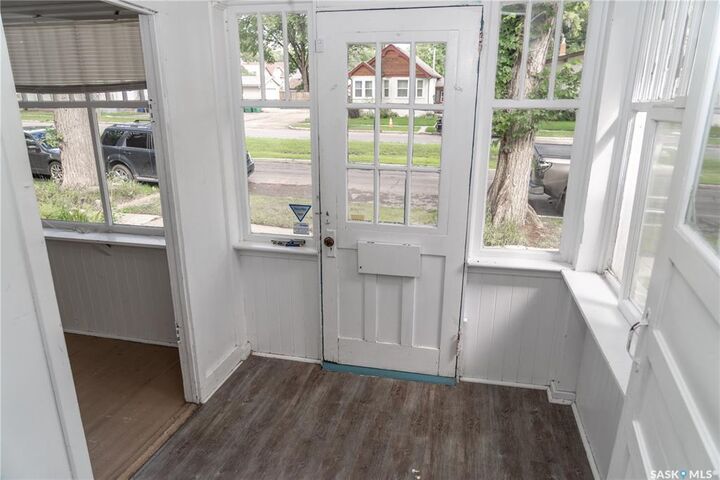 Property Photo:  409 29th Street W  SK S7L 0M3 
